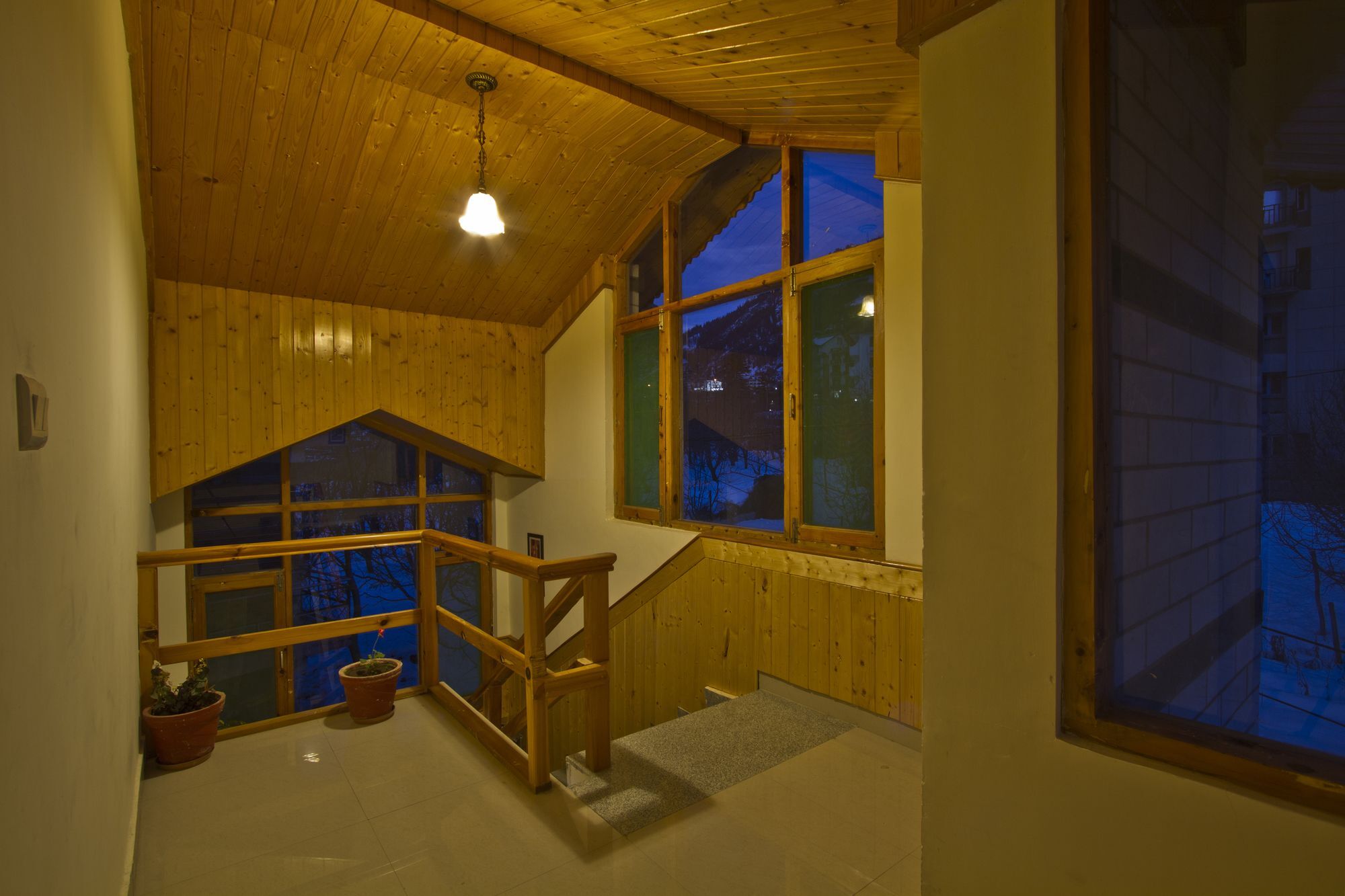 Hotel Mountain Face مايالي المظهر الخارجي الصورة